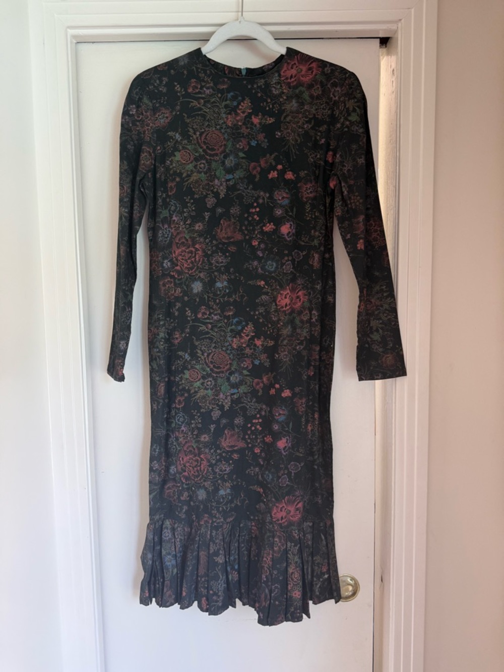 VINTAGE Floral Long-Sleeve Ruffle-Hem Midi Dress - Black with Multi Floral